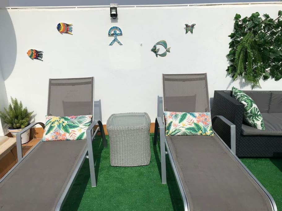 Apartment With Sunny Private Rooftop Terrace *