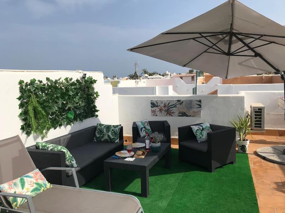 With Sunny Private Rooftop Terrace *