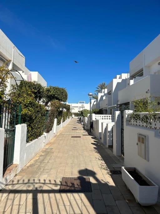 Apartment With Sunny Private Rooftop Terrace *